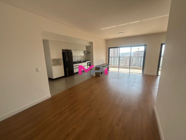 Apartamento para alugar com 3 quartos, 141m² - Foto 4