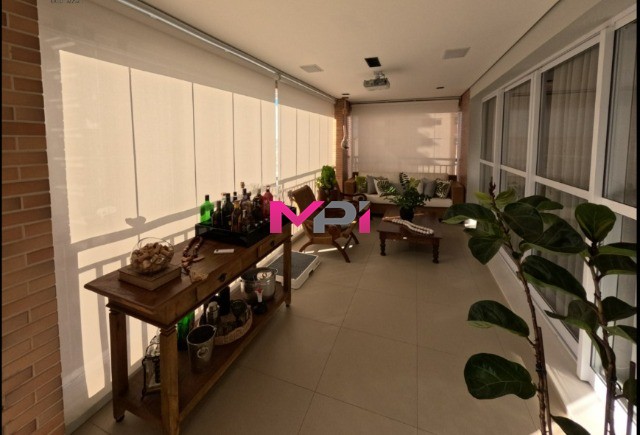 Apartamento à venda com 4 quartos, 268m² - Foto 2