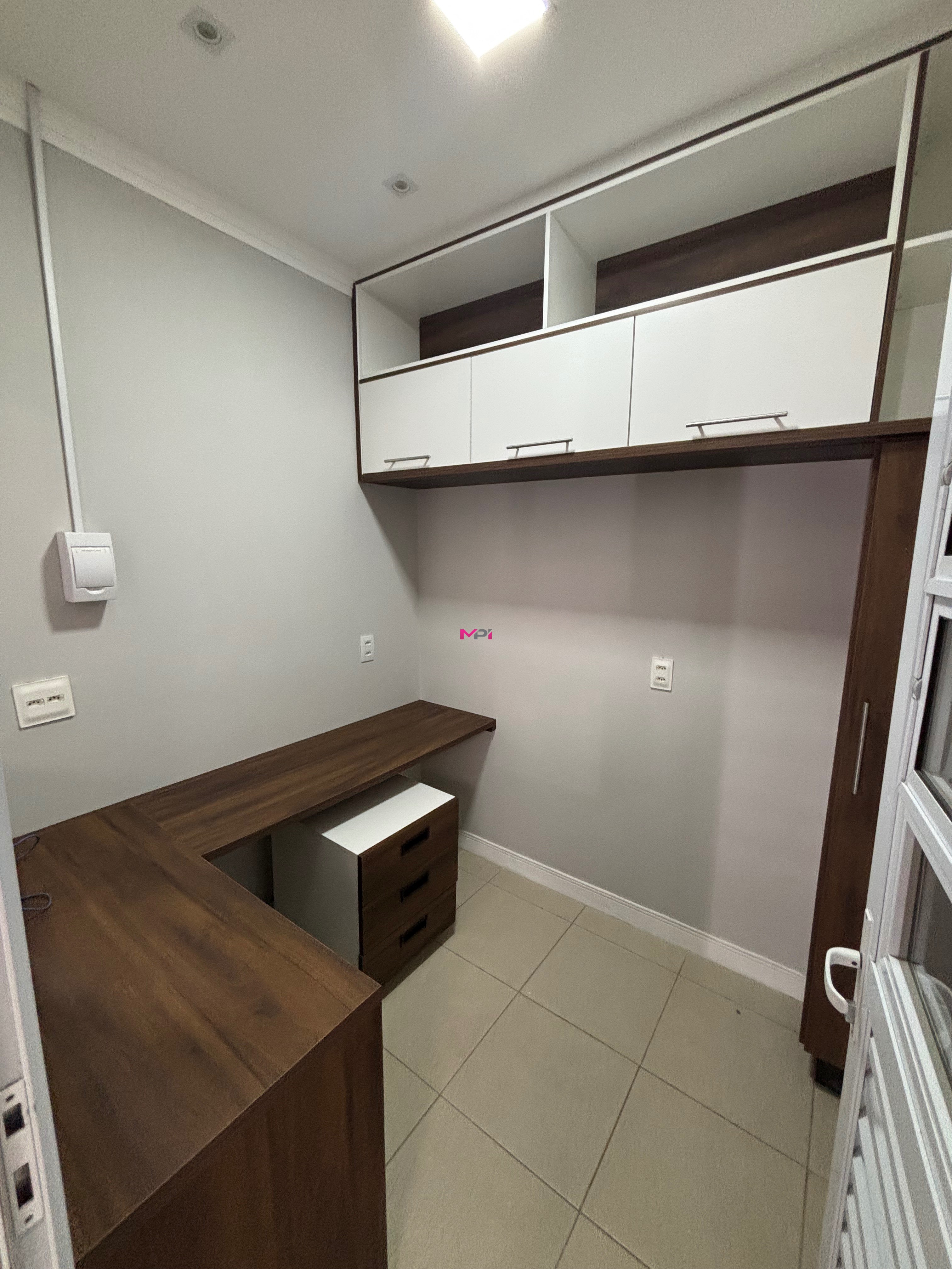Casa à venda com 3 quartos, 171m² - Foto 7