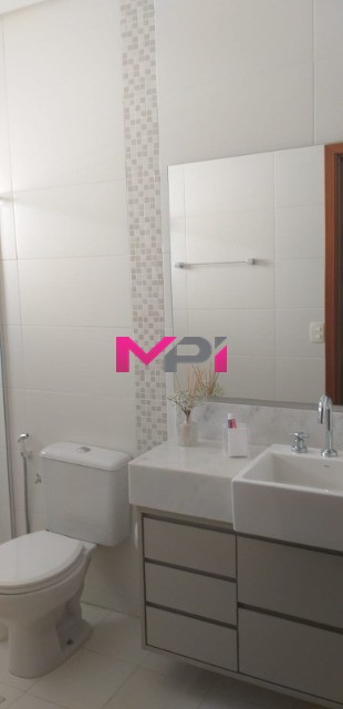 Casa de Condomínio à venda com 3 quartos, 360m² - Foto 17