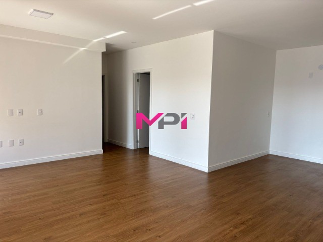 Apartamento para alugar com 3 quartos, 141m² - Foto 14
