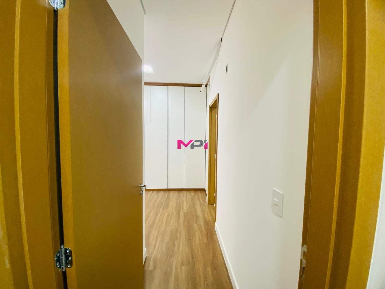 Apartamento para alugar com 3 quartos, 102m² - Foto 18