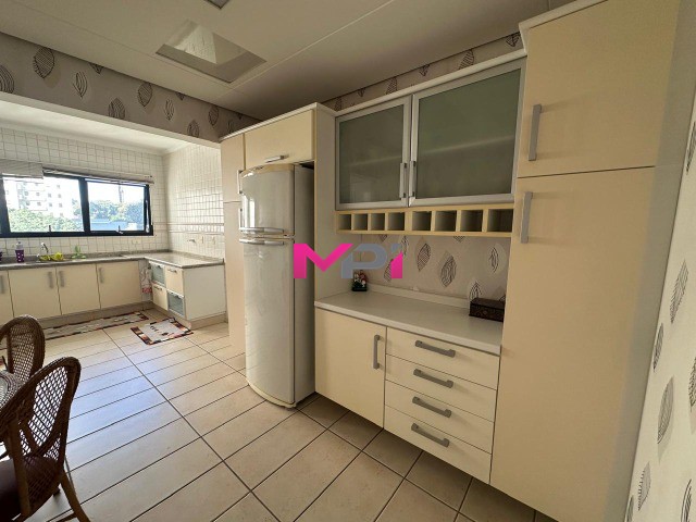 Apartamento à venda com 3 quartos, 170m² - Foto 26