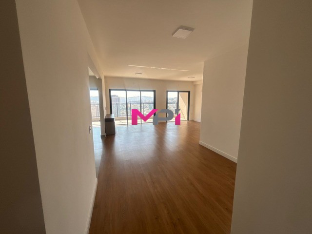 Apartamento para alugar com 3 quartos, 141m² - Foto 3