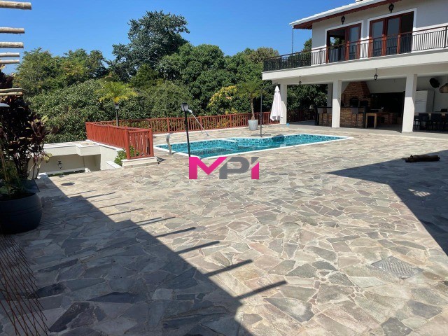 Casa de Condomínio à venda com 3 quartos, 1000m² - Foto 1