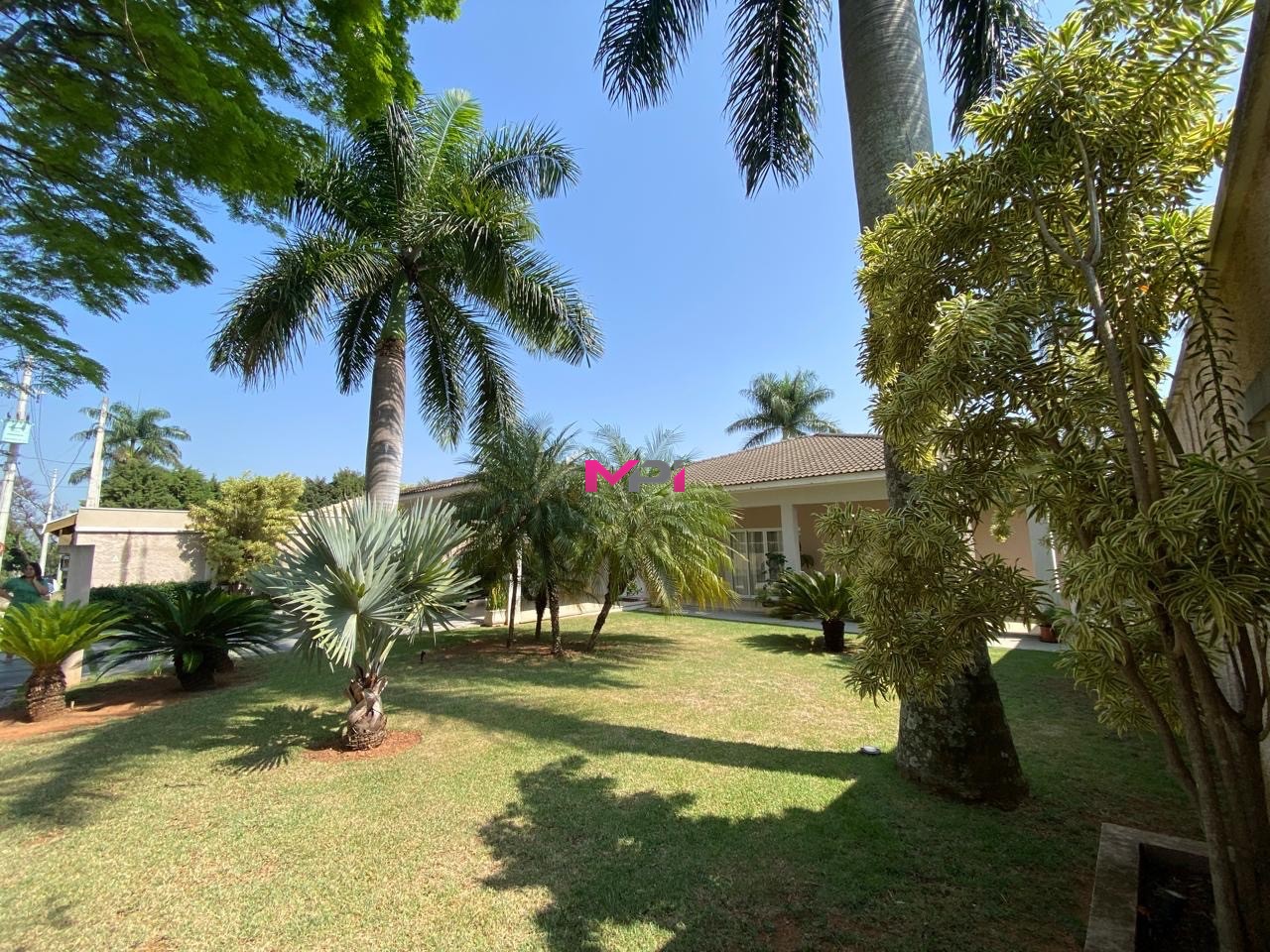 Casa de Condomínio à venda com 3 quartos, 1000m² - Foto 2