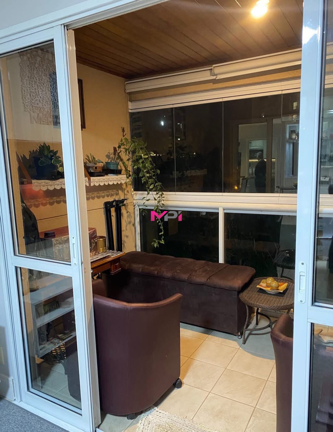 Apartamento à venda com 3 quartos, 96m² - Foto 3