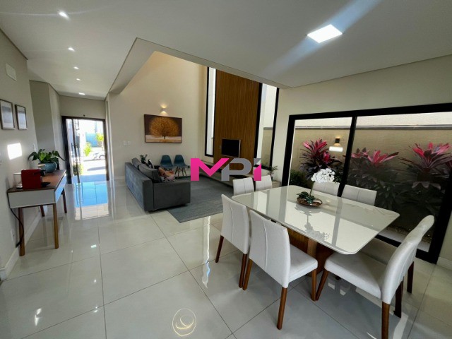 Casa de Condomínio à venda com 3 quartos, 242m² - Foto 3