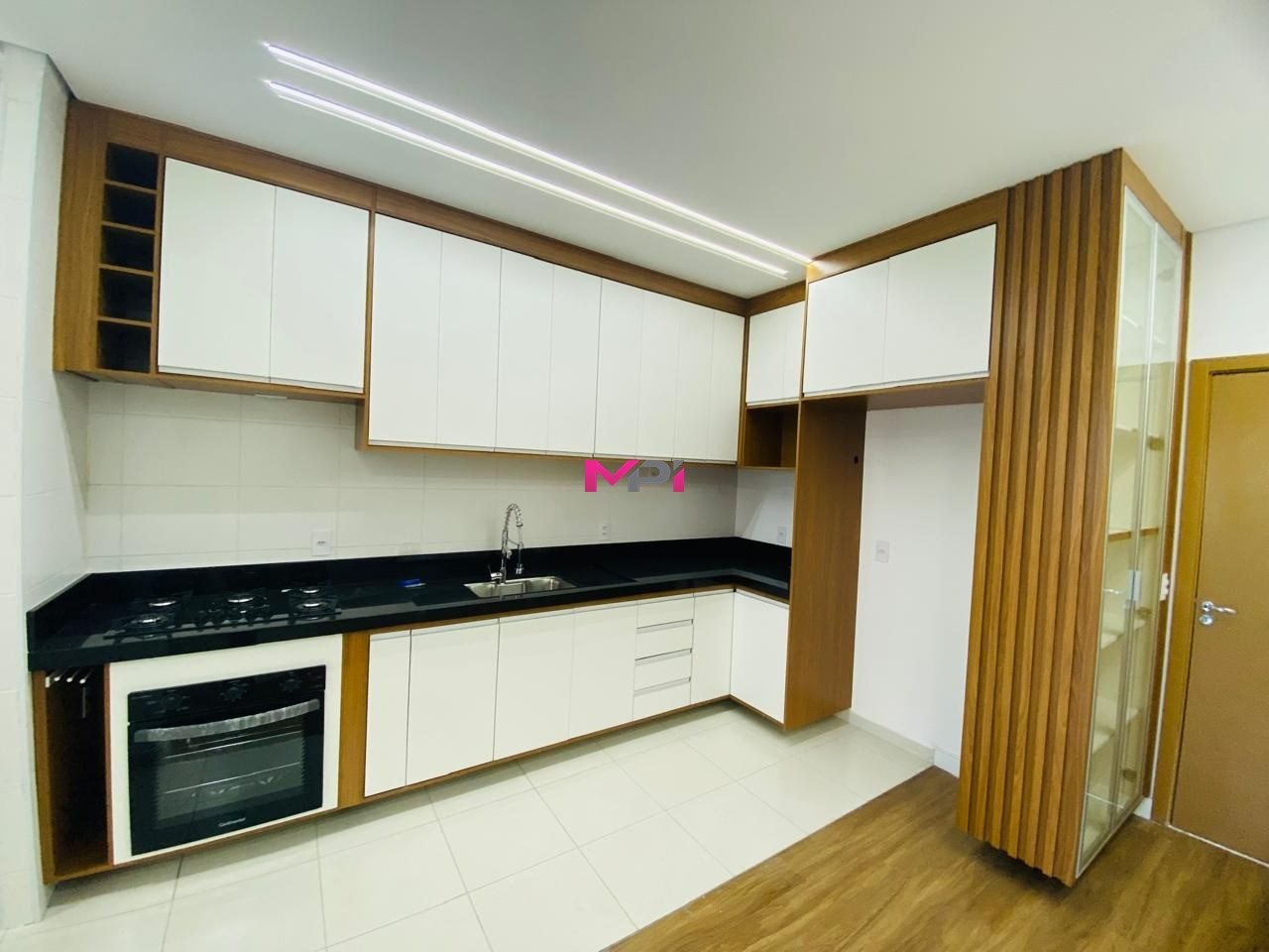 Apartamento para alugar com 3 quartos, 102m² - Foto 2