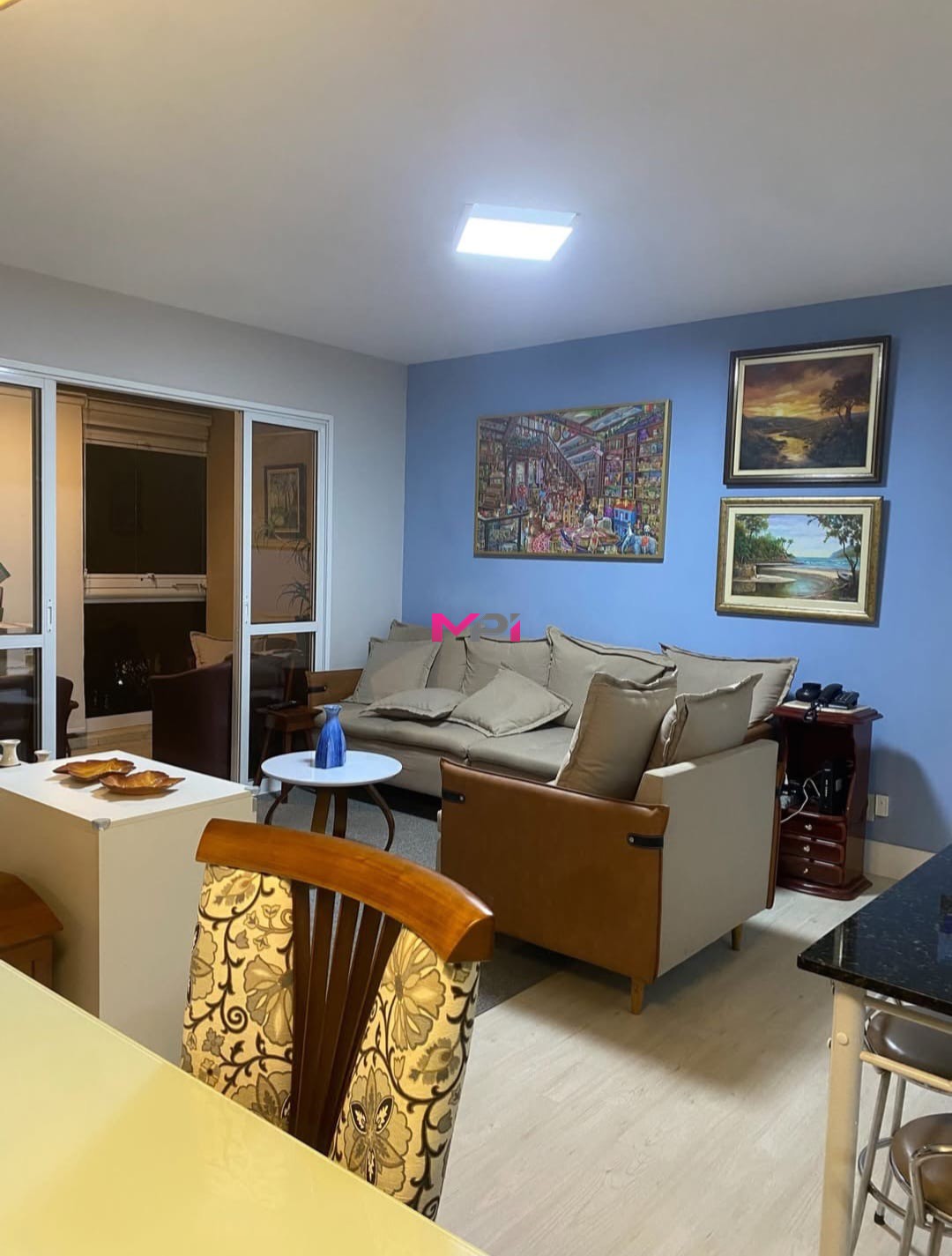 Apartamento à venda com 3 quartos, 96m² - Foto 1