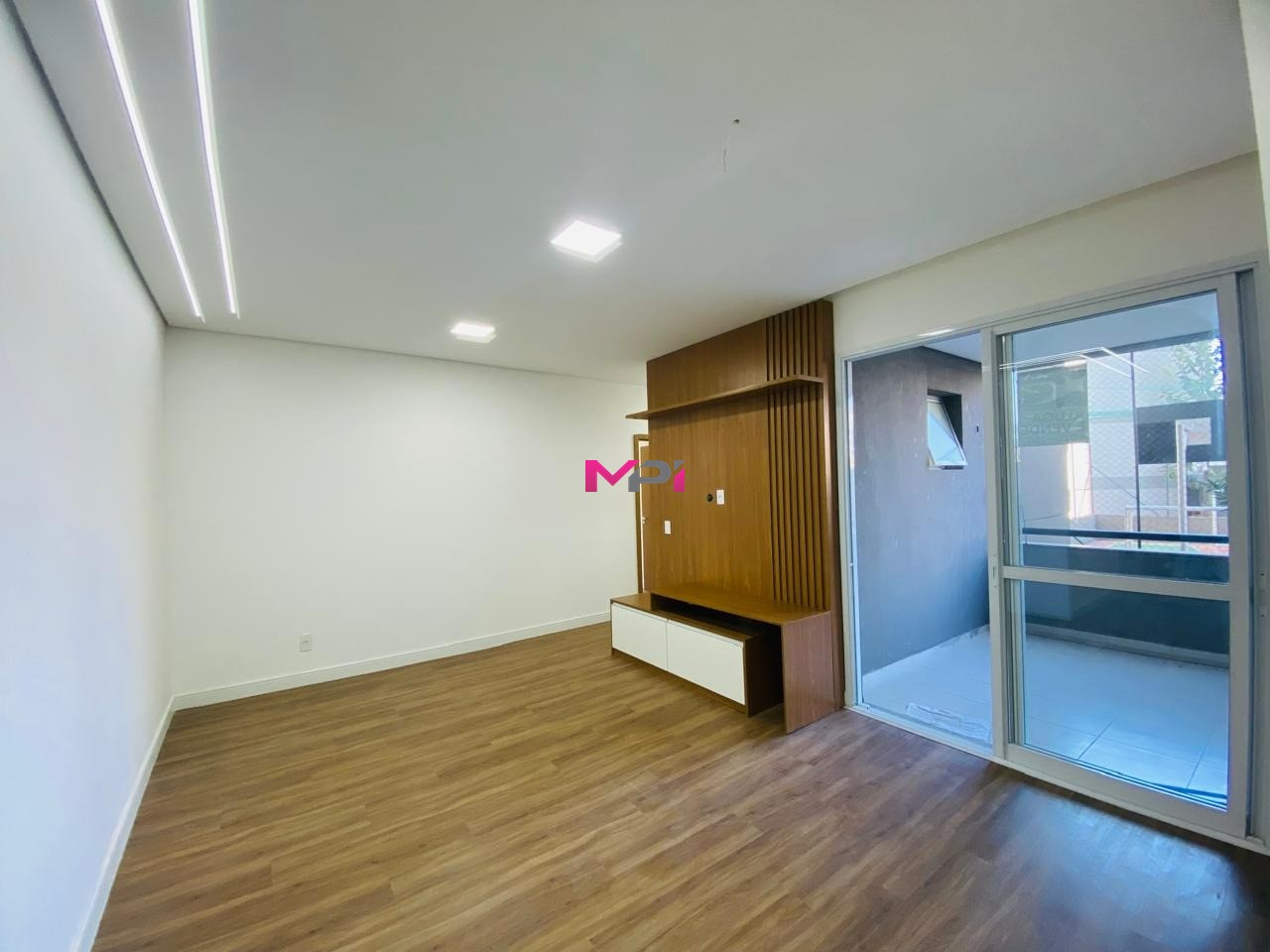 Apartamento para alugar com 3 quartos, 102m² - Foto 11