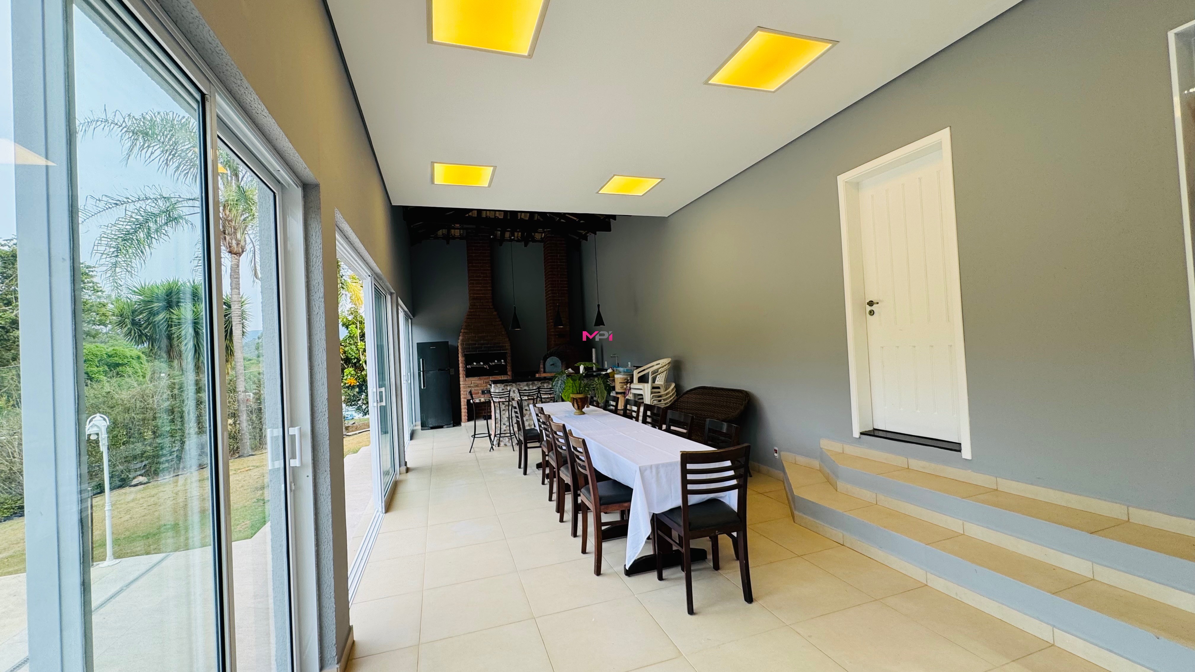 Casa de Condomínio para alugar com 4 quartos, 1125m² - Foto 9