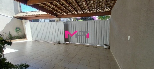 Sobrado à venda com 3 quartos, 250m² - Foto 2