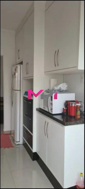Casa à venda com 3 quartos, 250m² - Foto 8