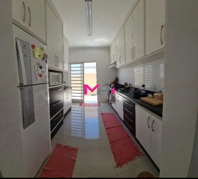 Casa à venda com 3 quartos, 250m² - Foto 9