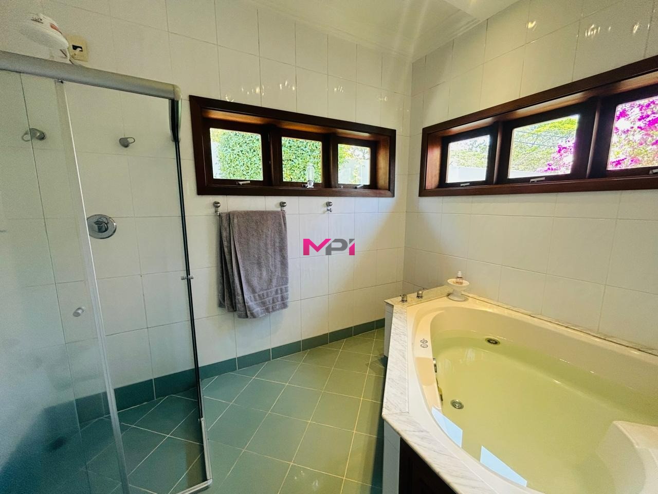 Casa de Condomínio à venda com 4 quartos, 600m² - Foto 26
