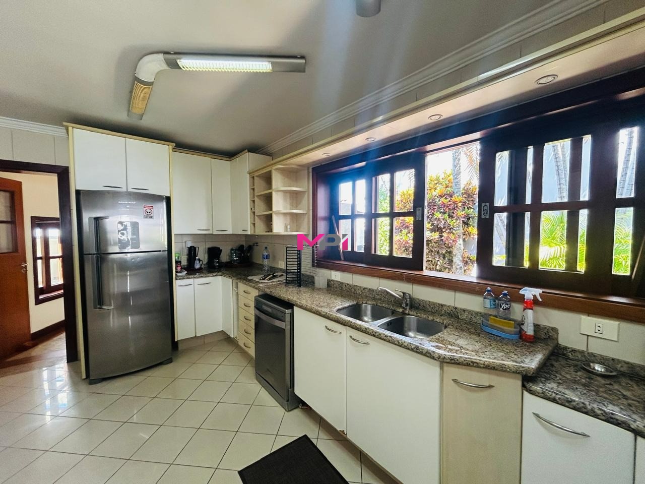 Casa de Condomínio à venda com 4 quartos, 600m² - Foto 34