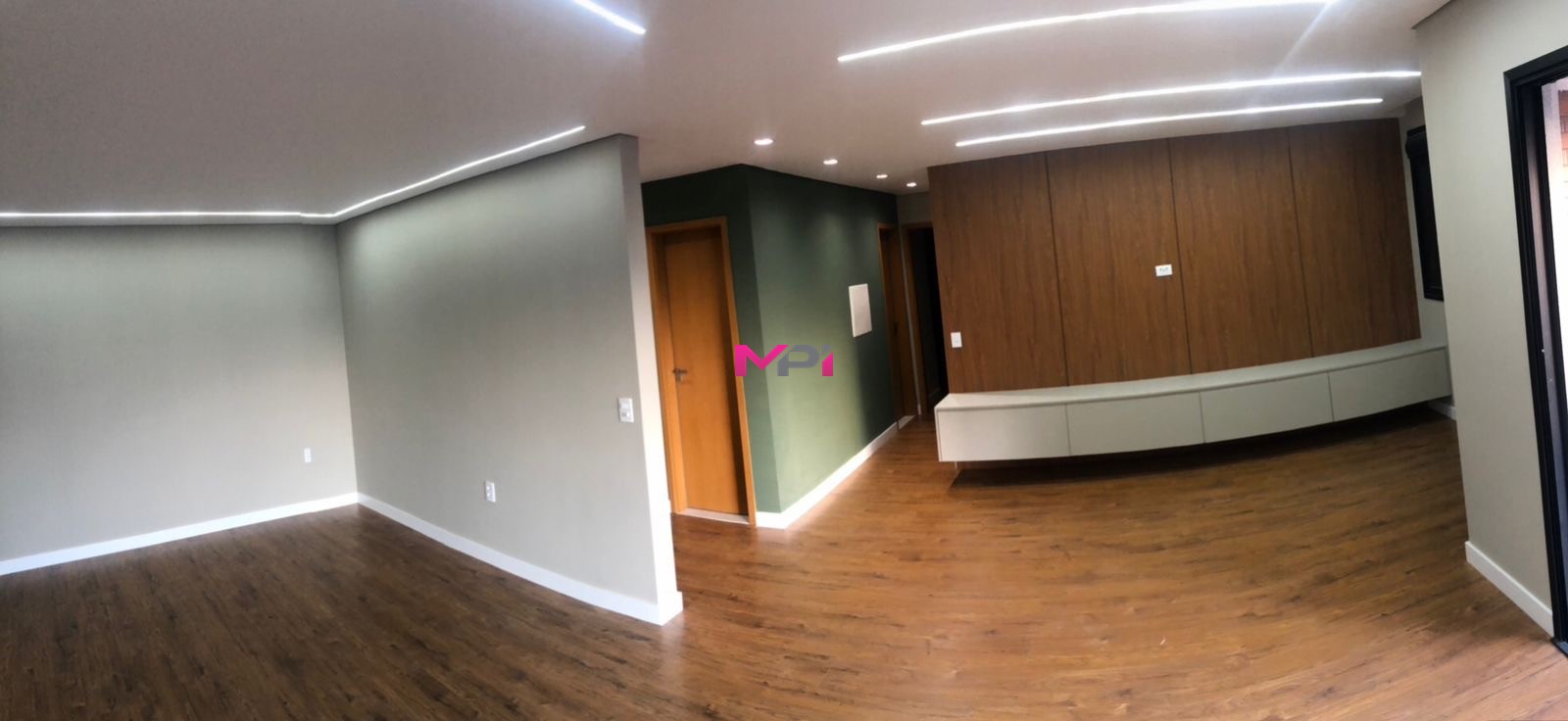 Apartamento para alugar com 2 quartos, 113m² - Foto 2