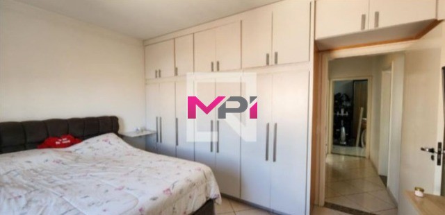 Sobrado à venda com 3 quartos, 200m² - Foto 2