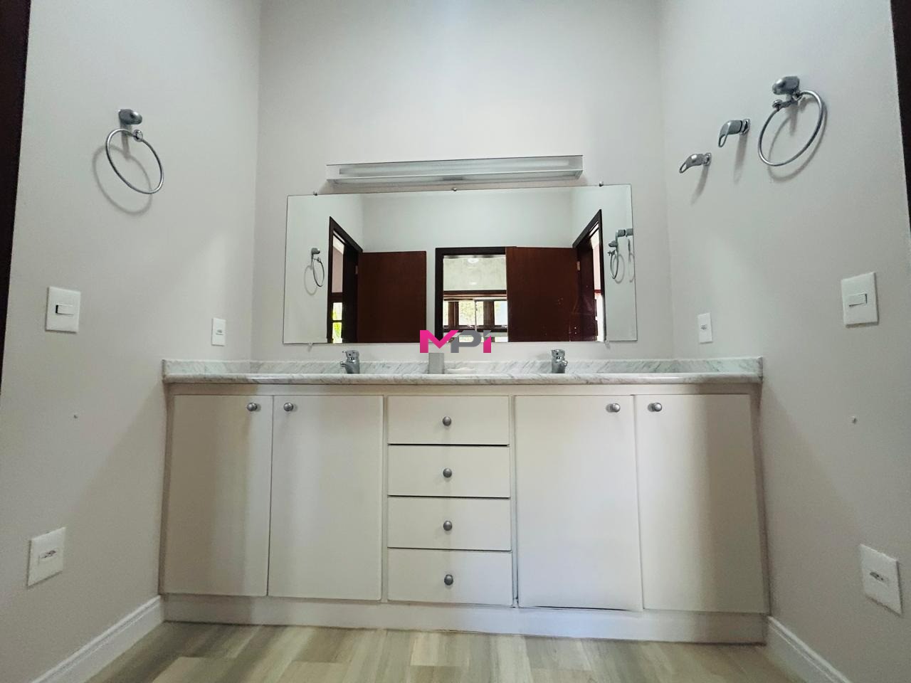 Casa de Condomínio à venda com 4 quartos, 600m² - Foto 16