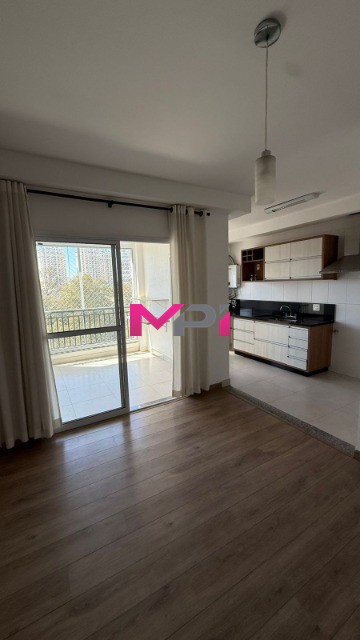 Apartamento para alugar com 3 quartos, 83m² - Foto 2
