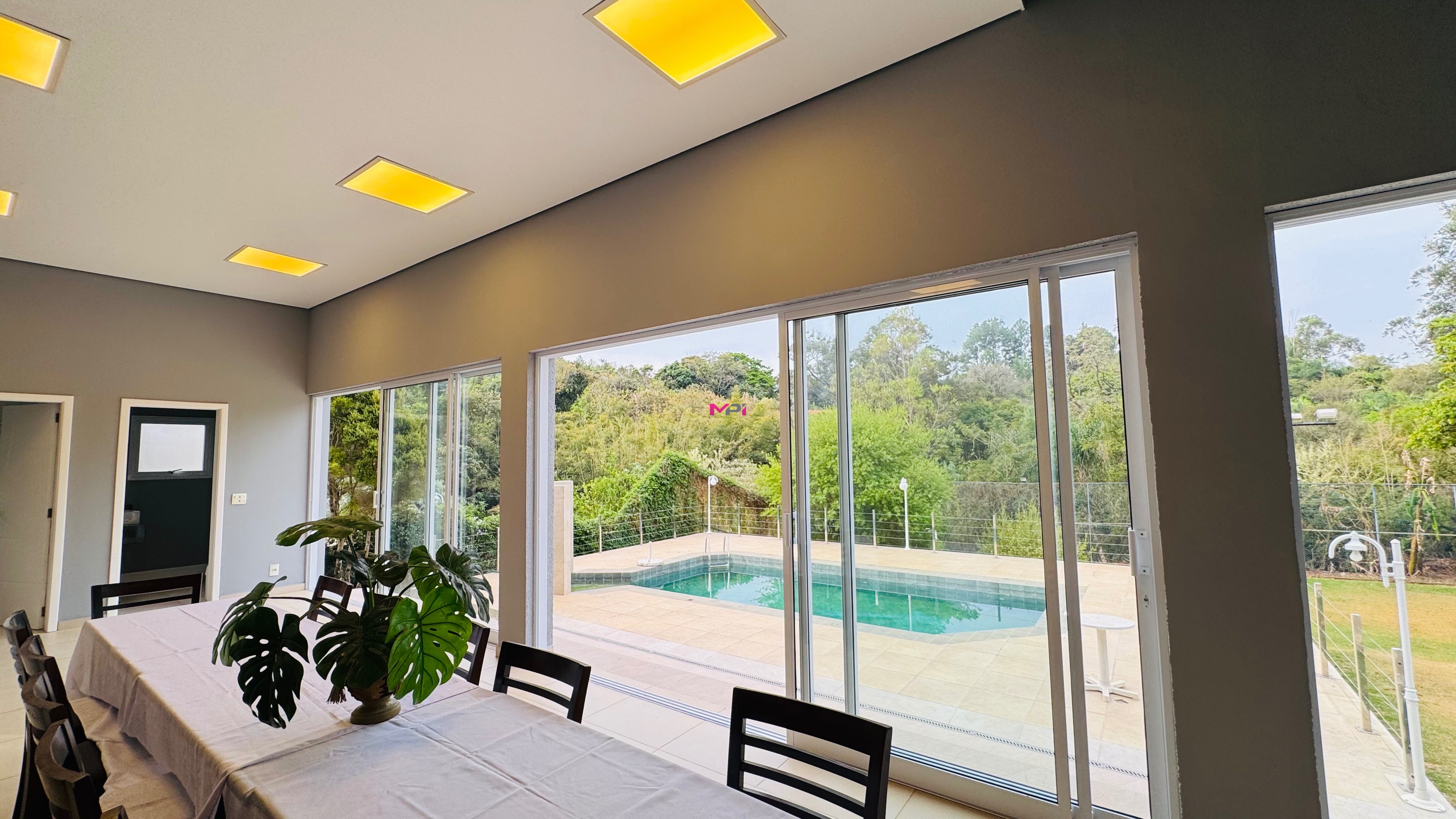 Casa de Condomínio para alugar com 4 quartos, 1125m² - Foto 4