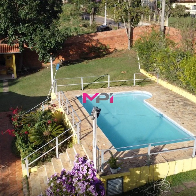 Casa à venda com 3 quartos, 200m² - Foto 3