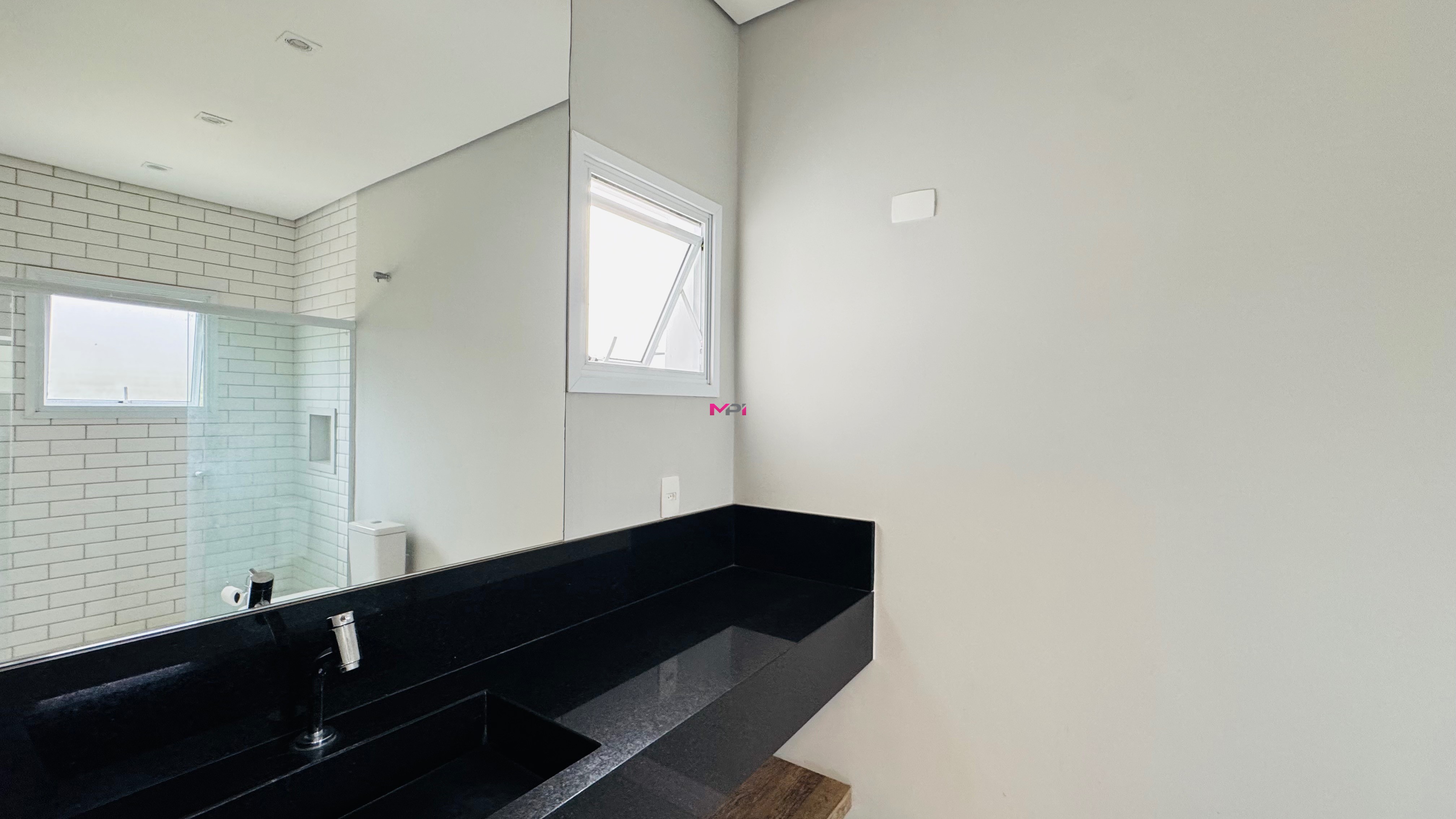 Casa de Condomínio para alugar com 4 quartos, 1125m² - Foto 23