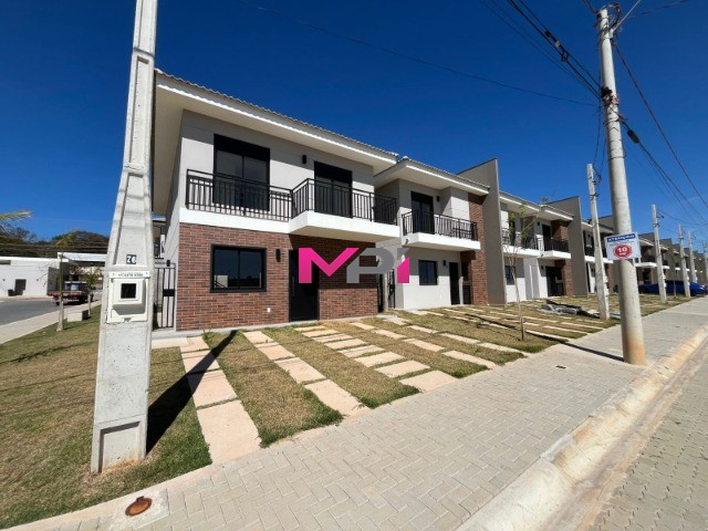 Casa de Condomínio à venda com 4 quartos, 145m² - Foto 1
