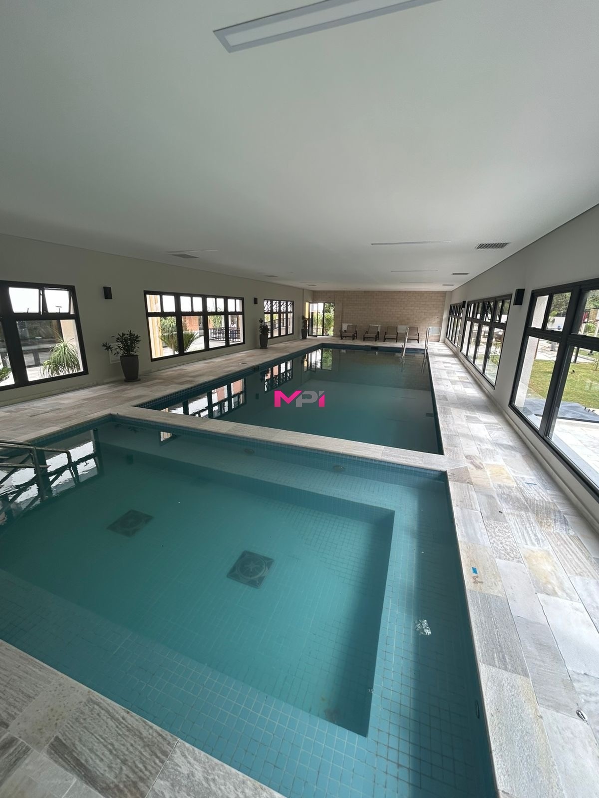 Apartamento para alugar com 2 quartos, 113m² - Foto 23