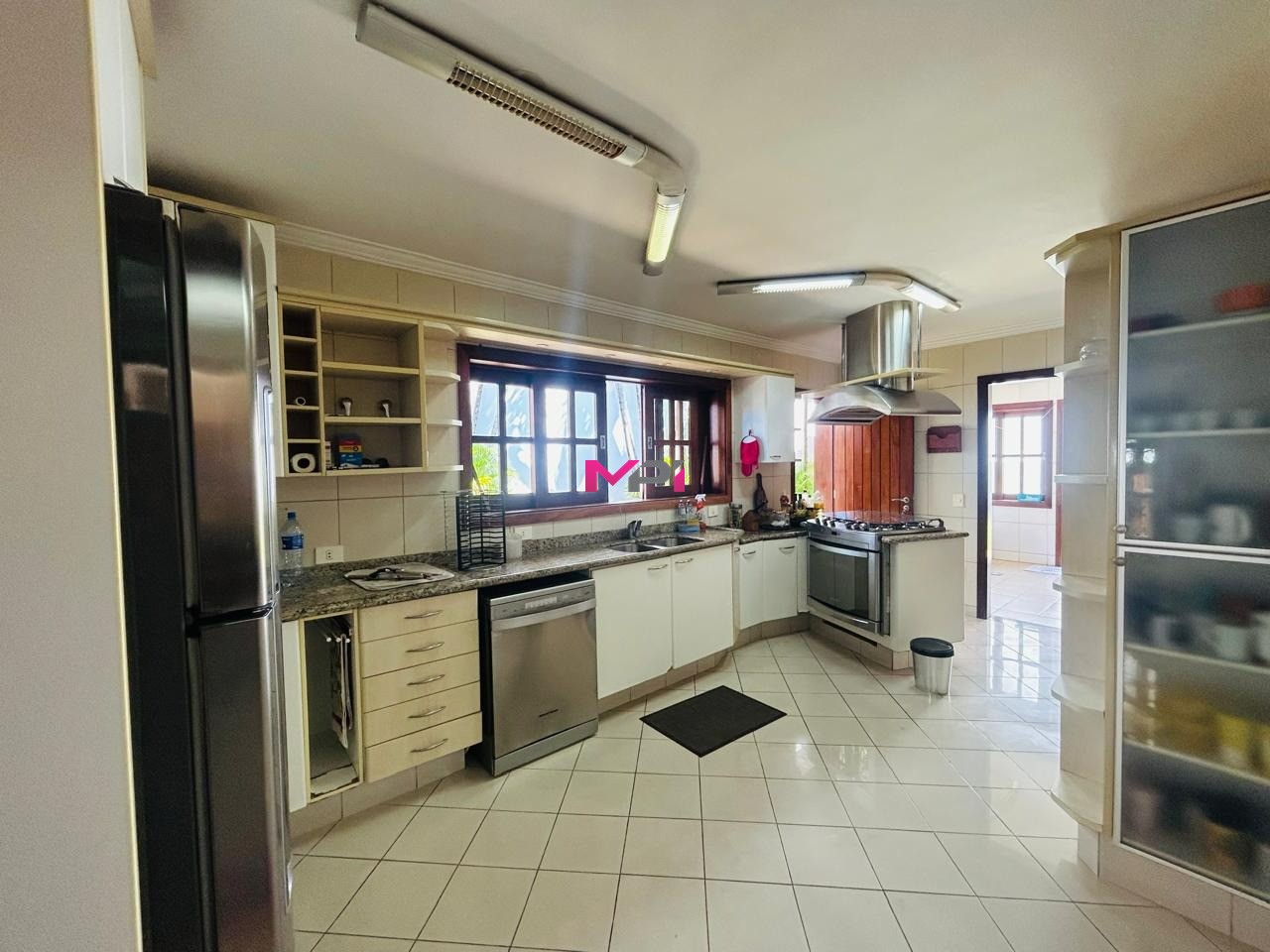 Casa de Condomínio à venda com 4 quartos, 600m² - Foto 33