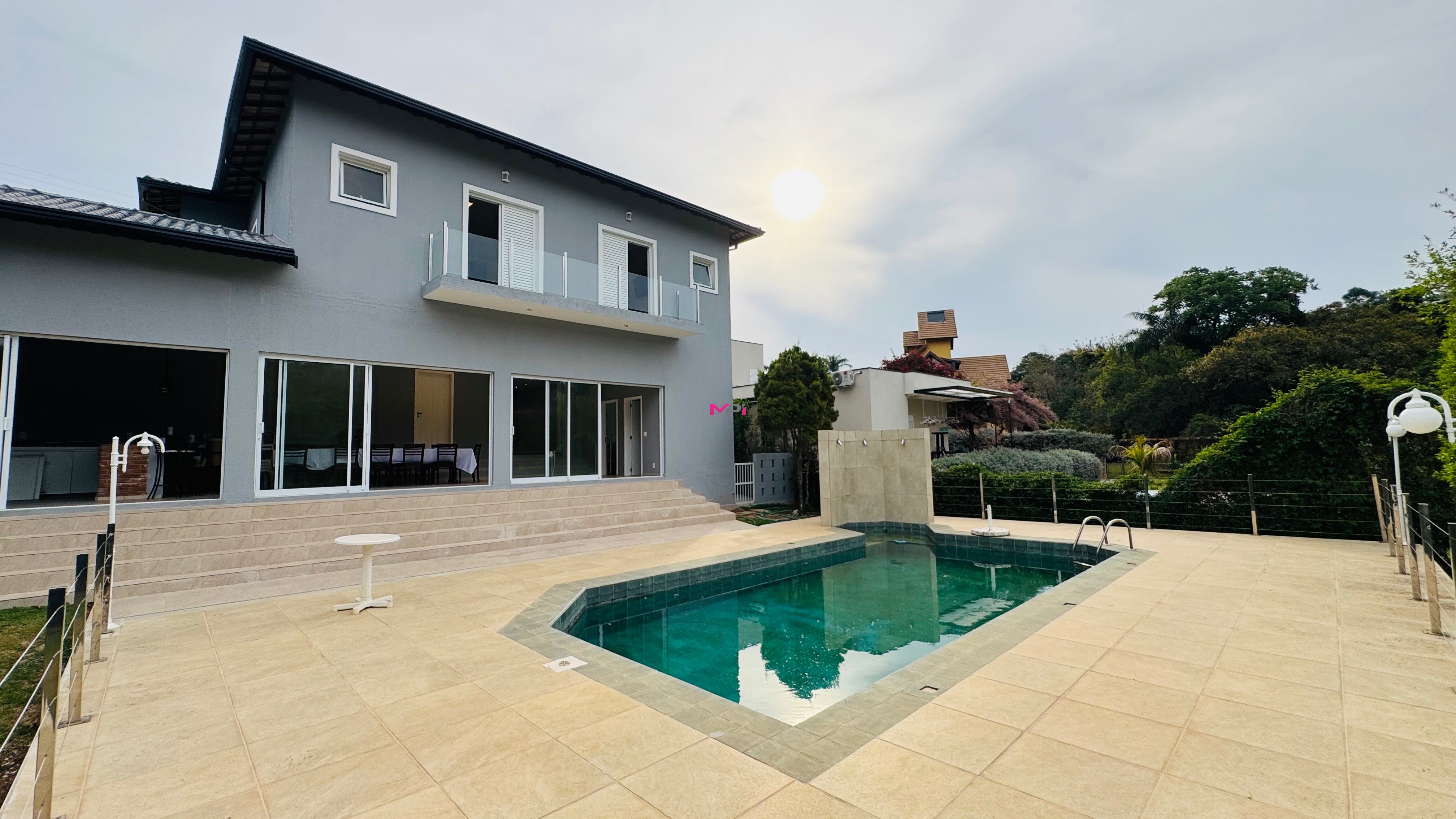 Casa de Condomínio para alugar com 4 quartos, 1125m² - Foto 1