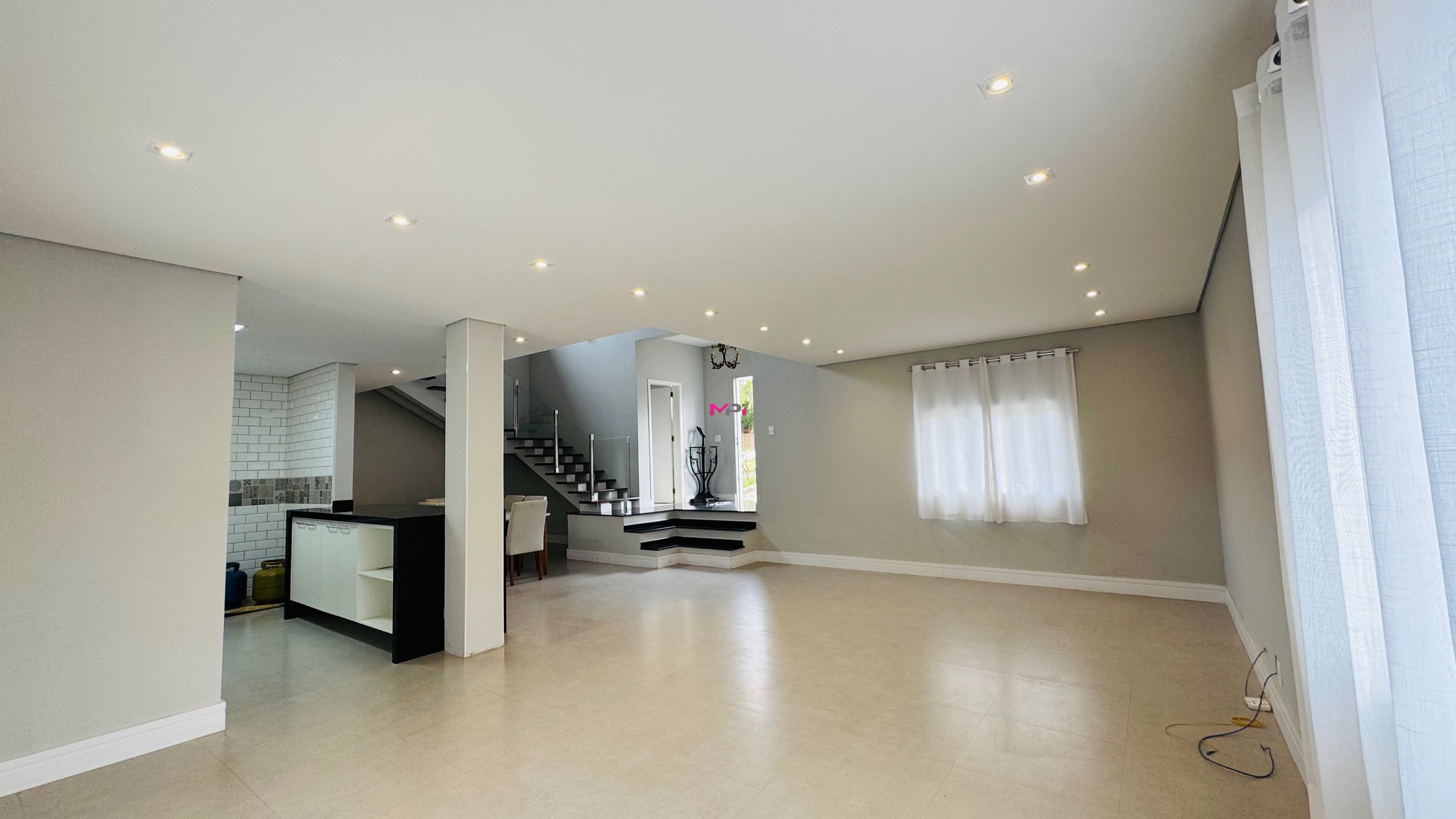 Casa de Condomínio para alugar com 4 quartos, 1125m² - Foto 12
