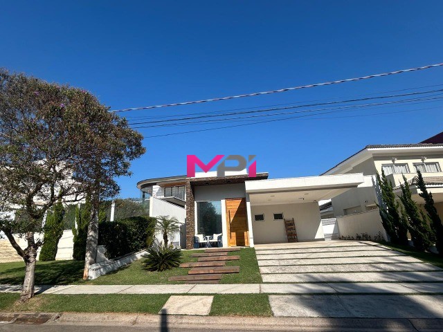 Casa de Condomínio à venda com 3 quartos, 200m² - Foto 1