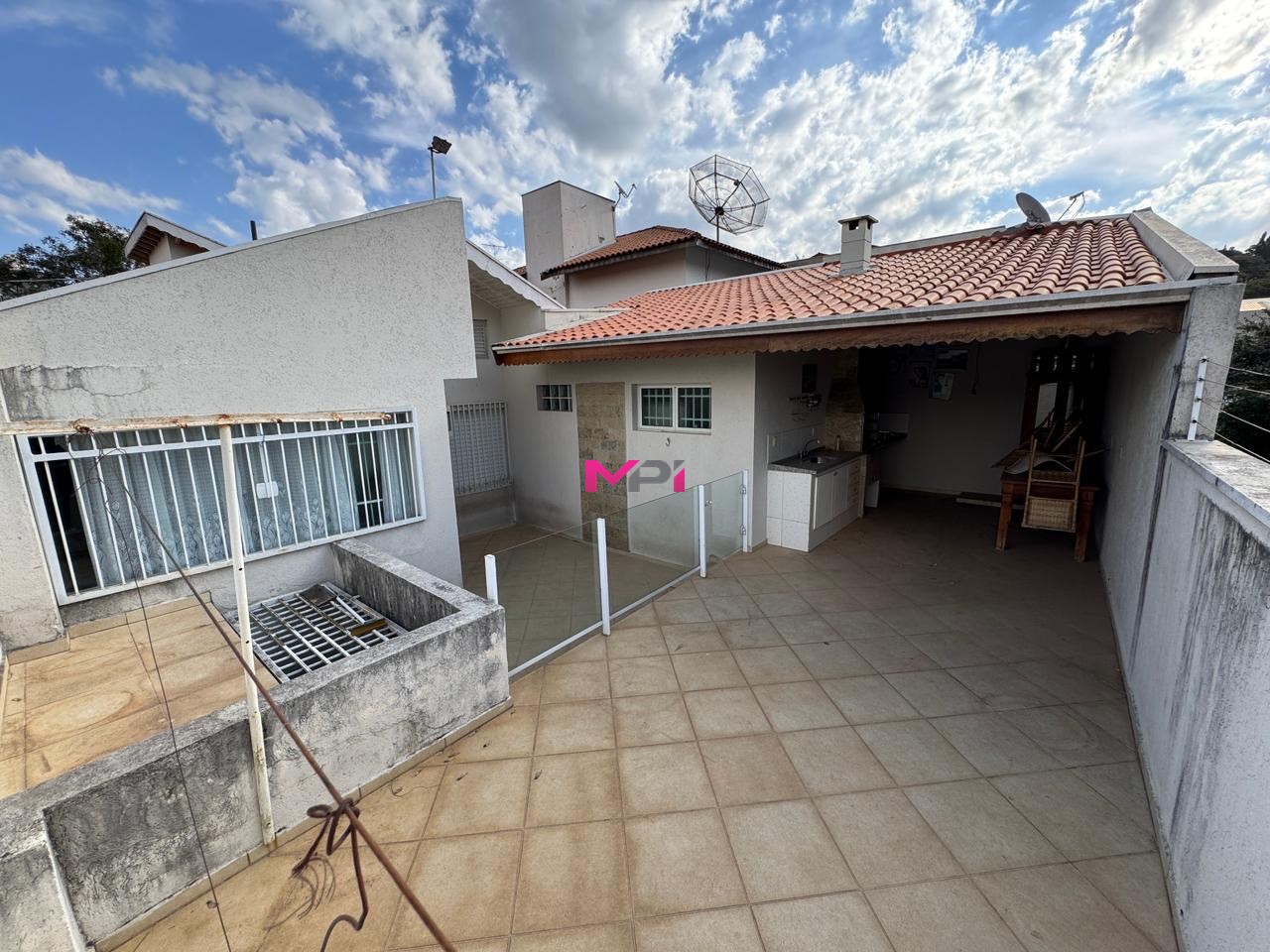 Sobrado, 4 quartos, 237 m² - Foto 1