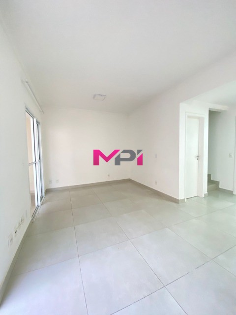 Casa de Condomínio para alugar com 3 quartos, 115m² - Foto 2