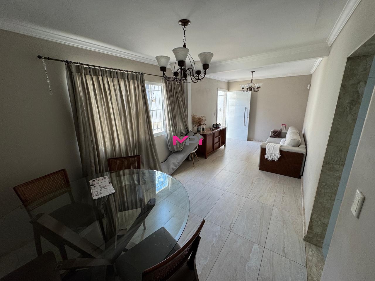 Sobrado, 4 quartos, 237 m² - Foto 1