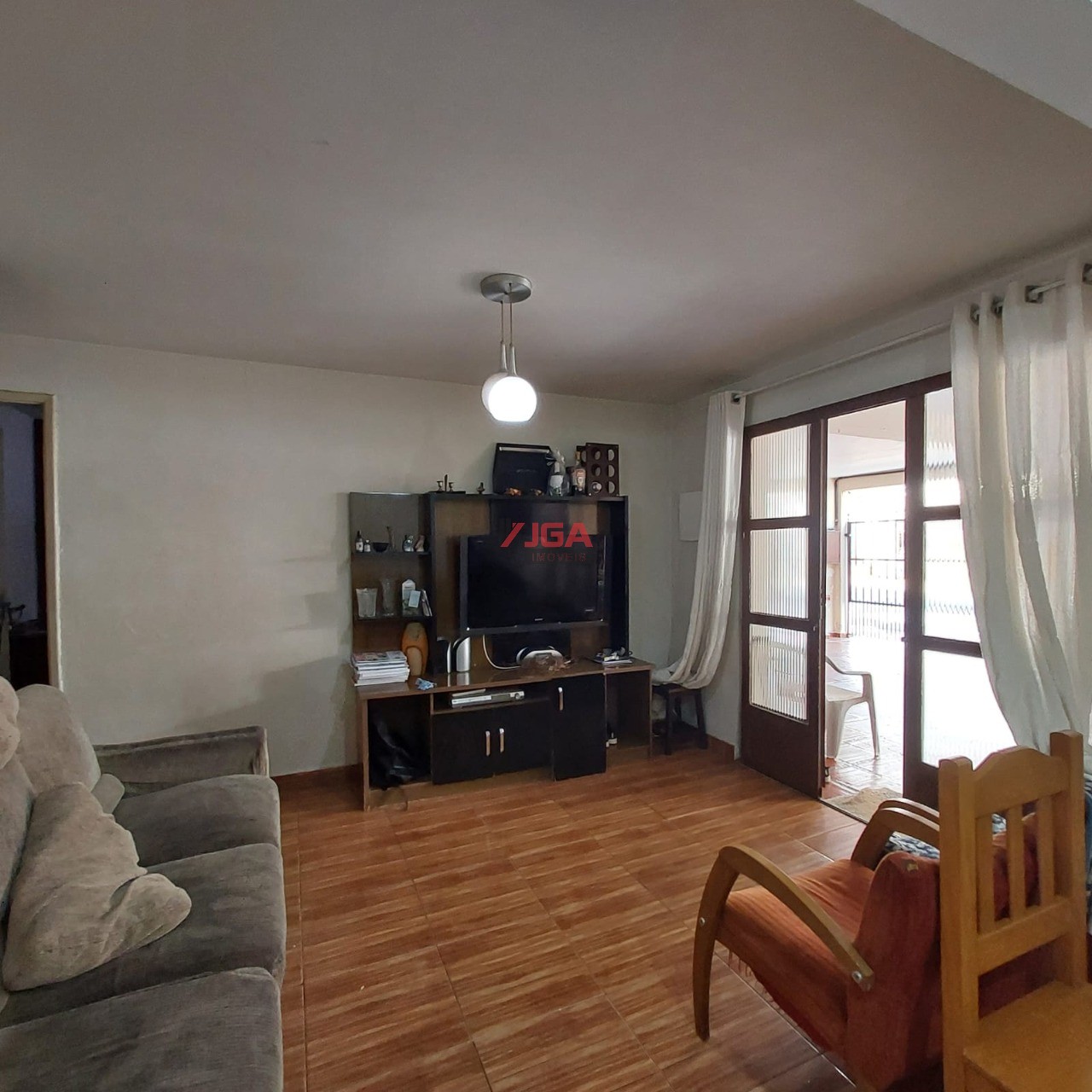 Casa à venda com 3 quartos, 200m² - Foto 1