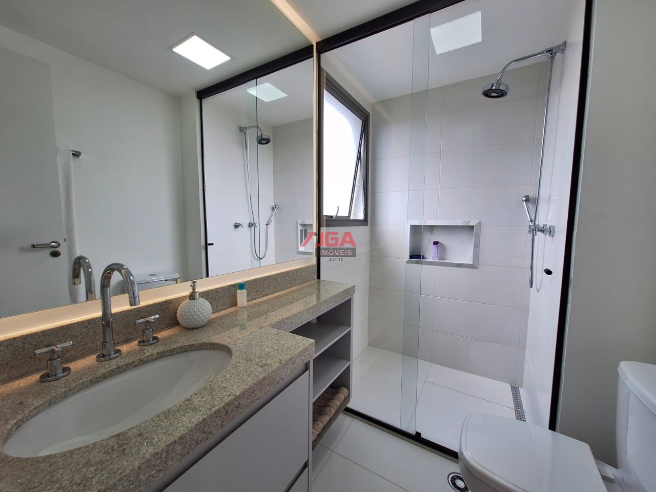 Cobertura à venda e aluguel com 3 quartos, 300m² - Foto 22