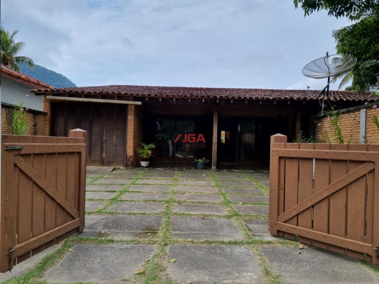 Casa à venda com 6 quartos, 324m² - Foto 15