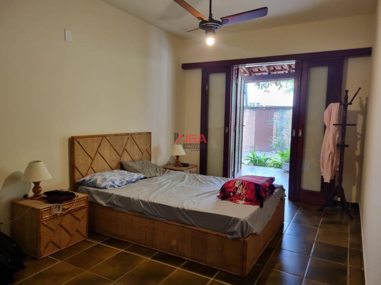 Casa à venda com 6 quartos, 324m² - Foto 4