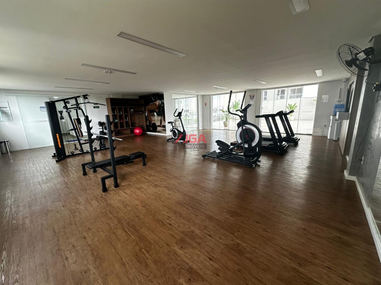 Apartamento à venda com 2 quartos, 58m² - Foto 2