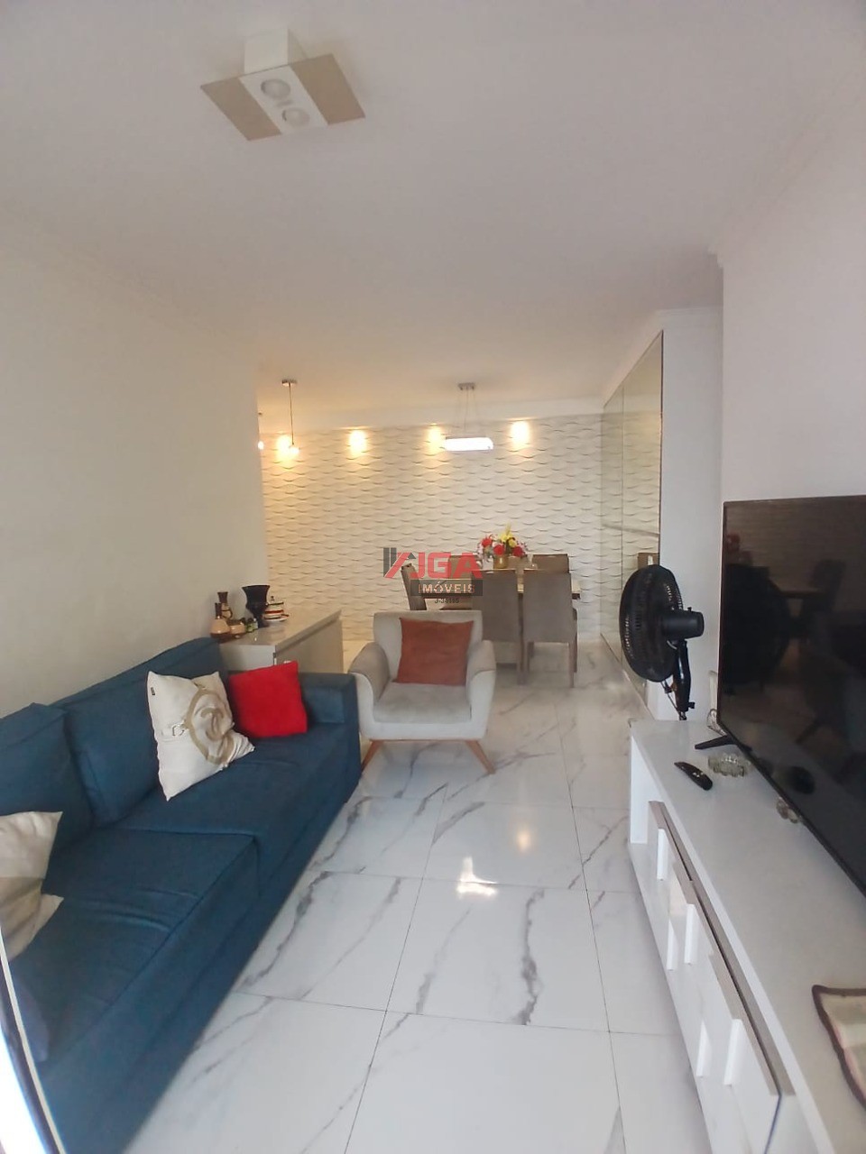 Apartamento à venda com 3 quartos, 81m² - Foto 3
