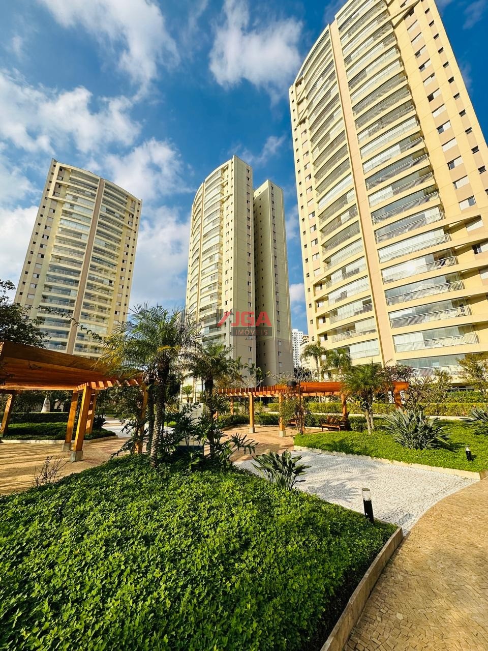 Apartamento à venda com 2 quartos, 107m² - Foto 1