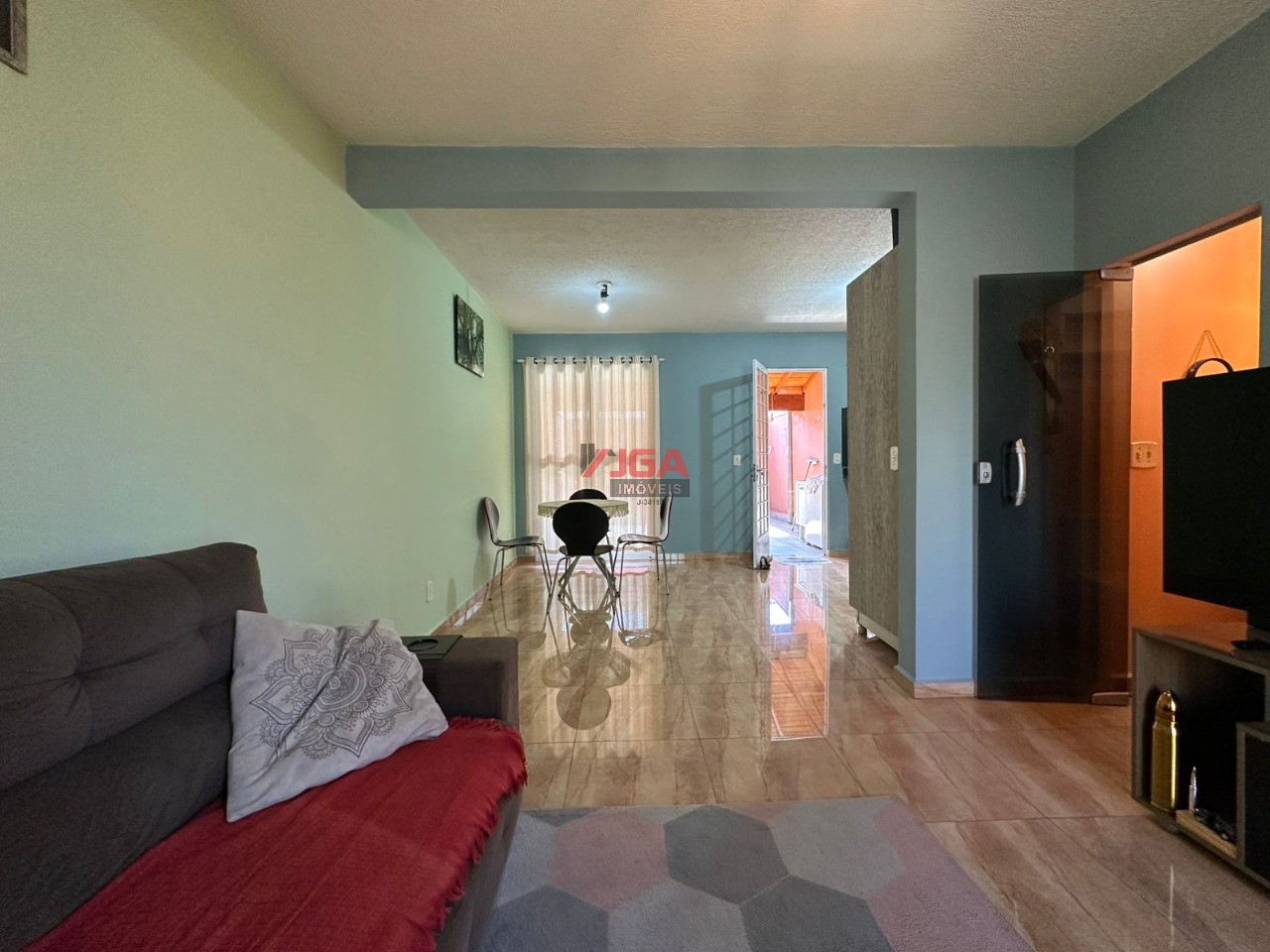 Casa à venda com 2 quartos, 64m² - Foto 2