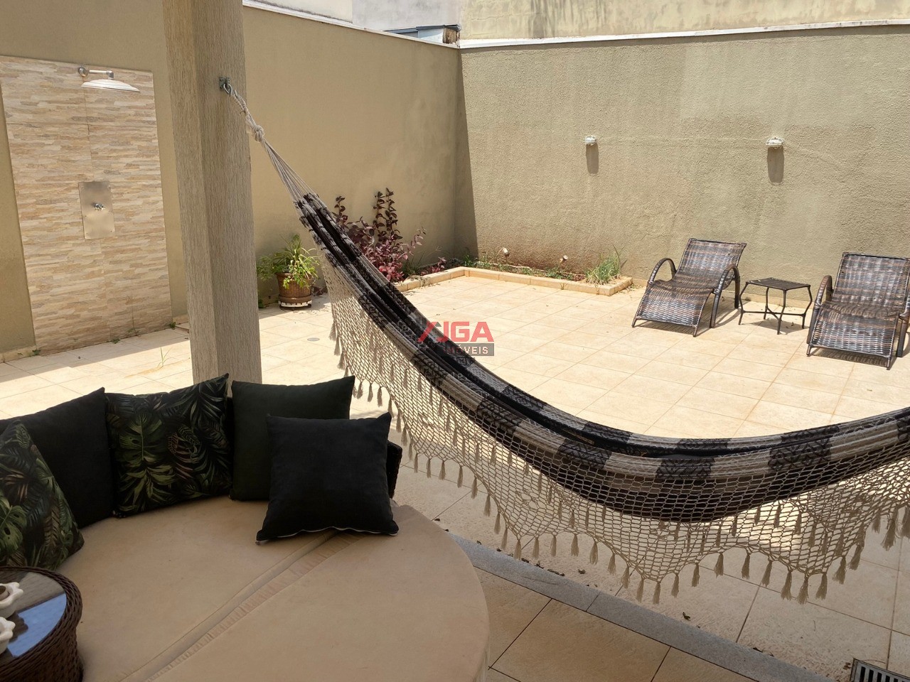 Casa à venda com 4 quartos, 300m² - Foto 2