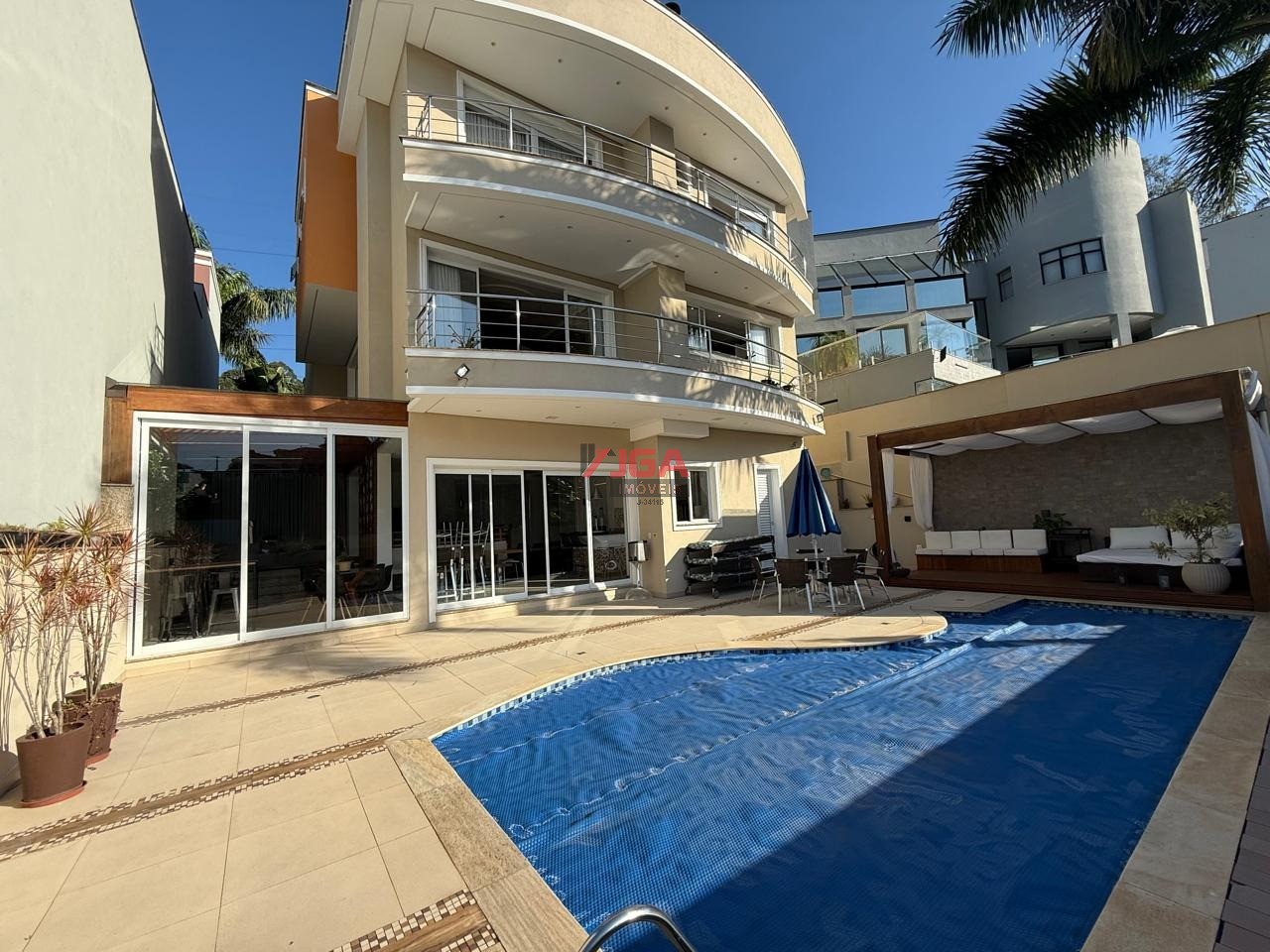 Casa de Condomínio à venda com 4 quartos, 550m² - Foto 2