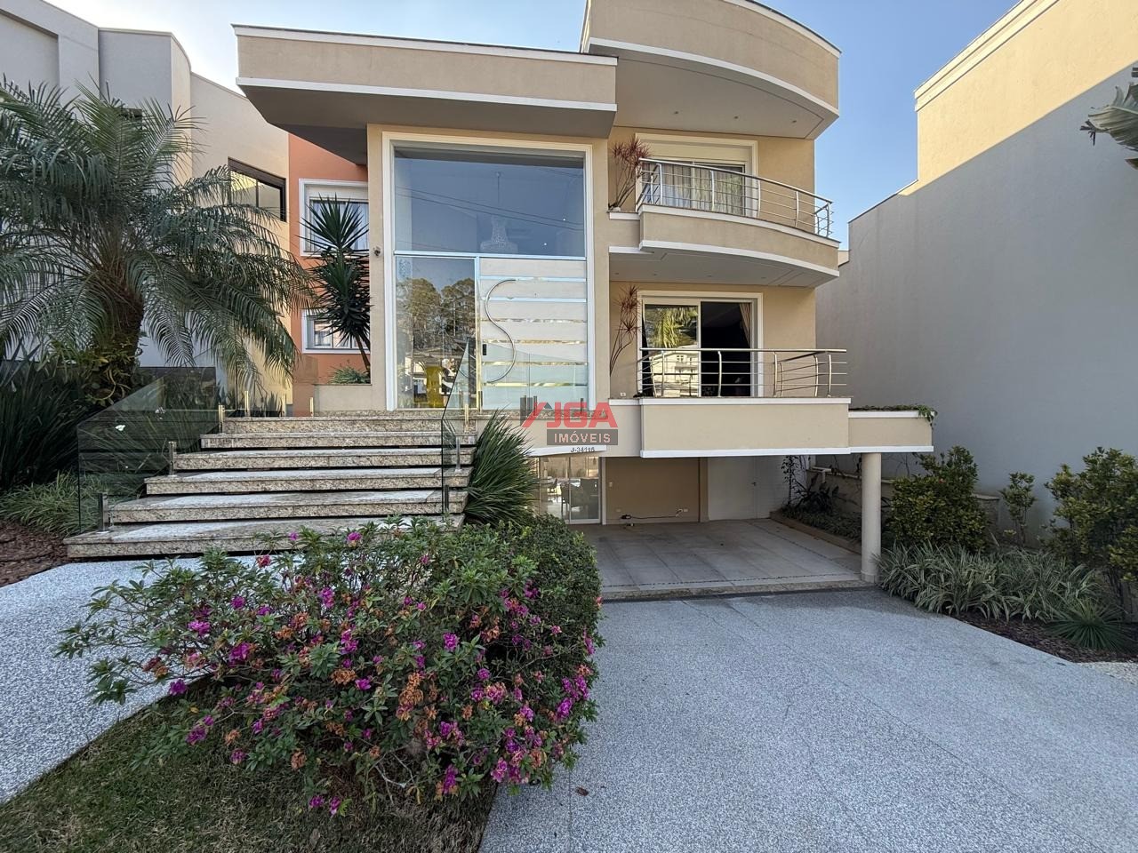 Casa de Condomínio à venda com 4 quartos, 550m² - Foto 1