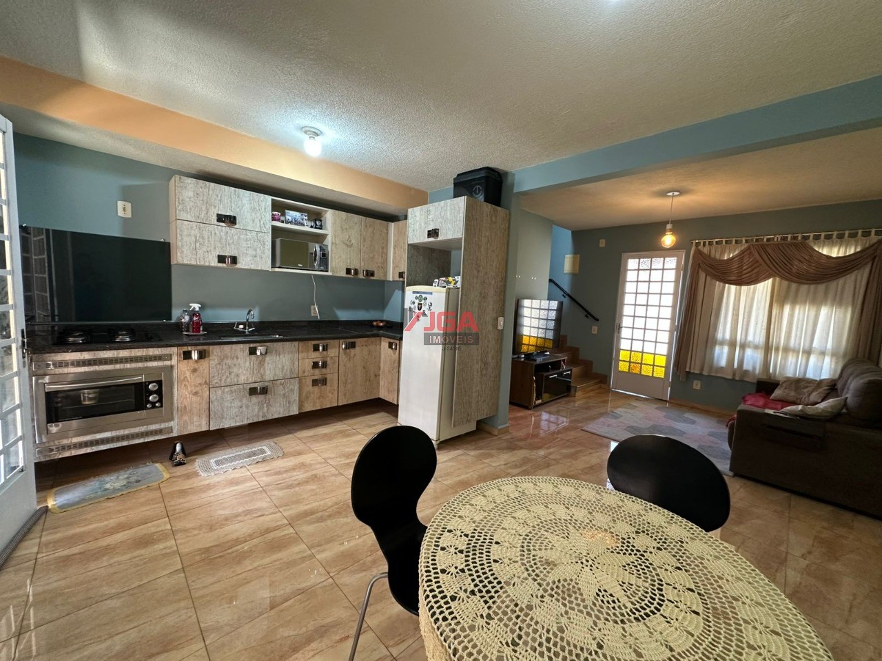 Casa à venda com 2 quartos, 64m² - Foto 1
