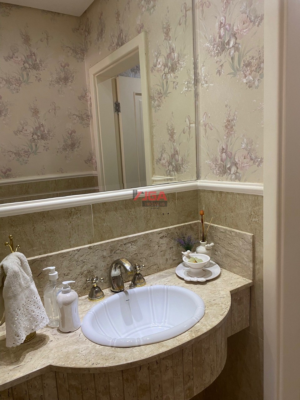 Casa à venda com 4 quartos, 300m² - Foto 3